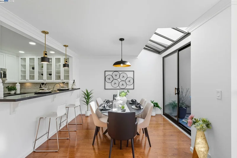 156 Lombard St, San Francisco, California, United States. - Photo 50