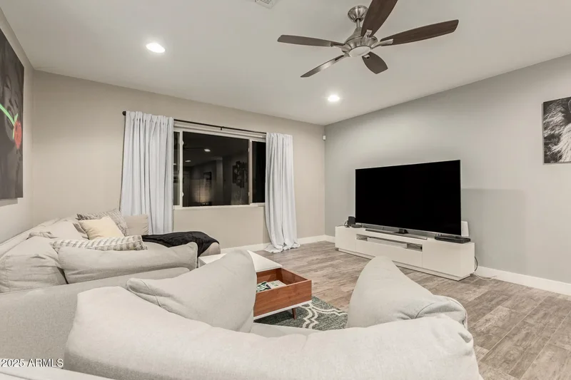 3444 E CAMELBACK Road, Phoenix, AZ 85018, Phoenix, Arizona, United States. - Photo 19
