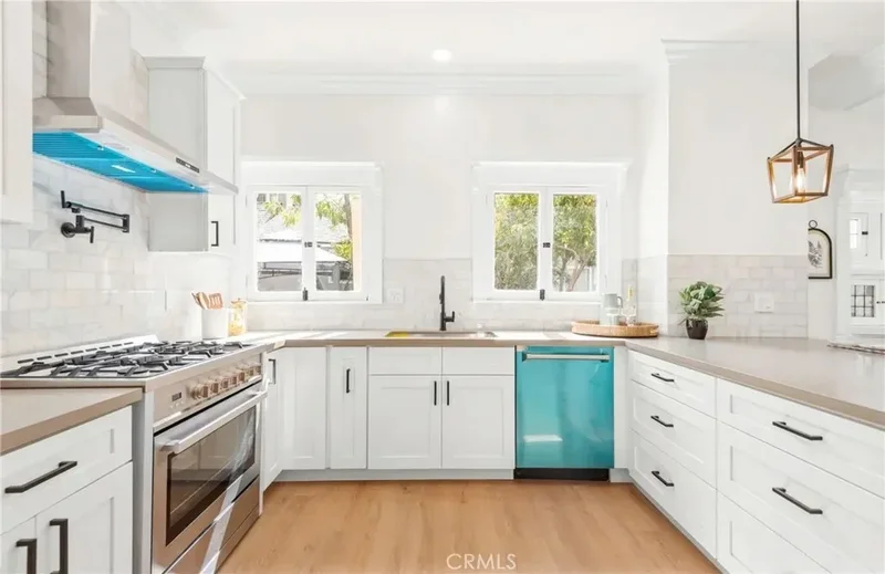 1720 S Kingsley, Los Angeles, California, United States. - Photo 19