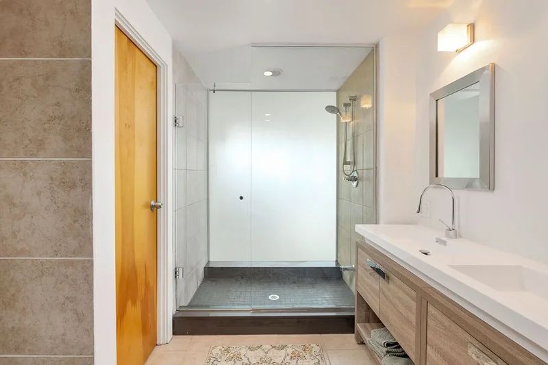 155 Dalhousie St  PH1, Toronto, ON M5B 2P7, Toronto, Ontario, Canada. - Photo 11
