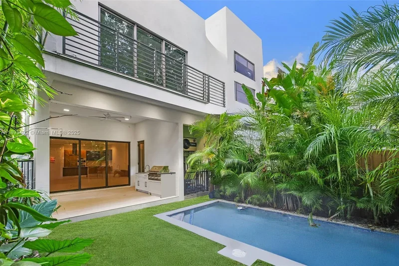 3063 Elizabeth St, Miami, Florida, United States. - Photo 26