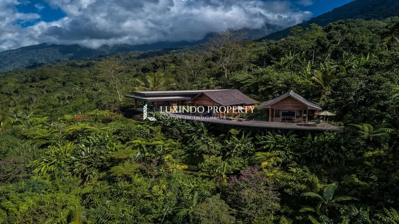 BATURITI- EXPANSIVE RETREAT WITH BREATHTAKING VIEWS