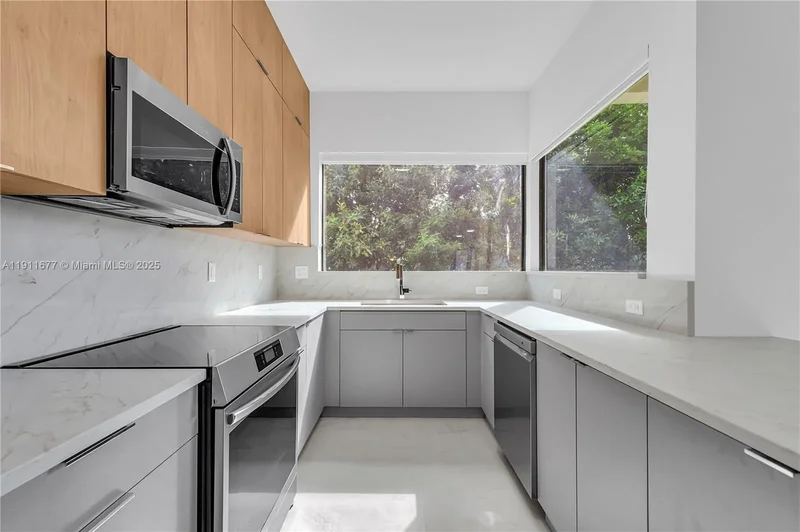 828 NE 14th St, Fort Lauderdale, Florida, United States. - Photo 10