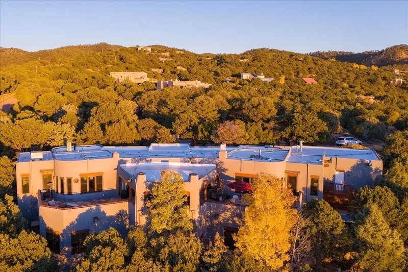 2160 Paseo Iglesias, Santa Fe, NM 87501, Santa Fe, New Mexico, United States. - Photo 86