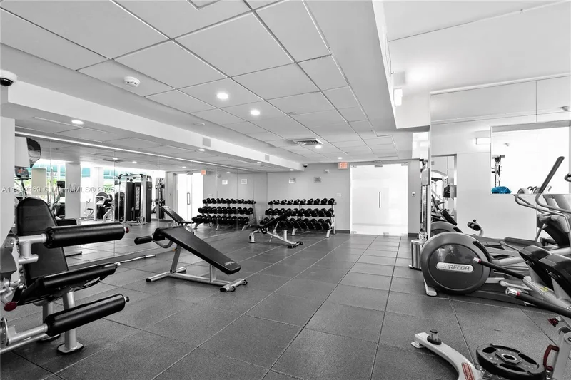 888 Brickell Key Dr, Miami, Florida, United States. - Photo 28
