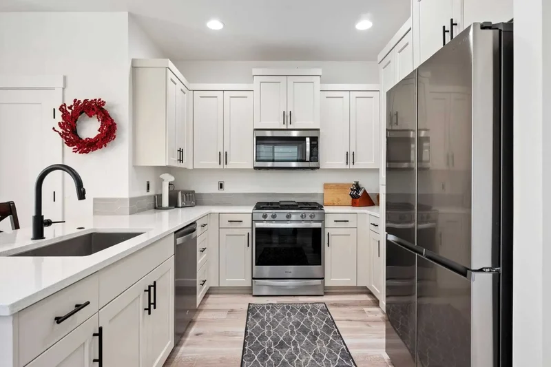 3760 Cole Road , Bend, OR 97701, Bend, Oregon, United States. - Photo 17
