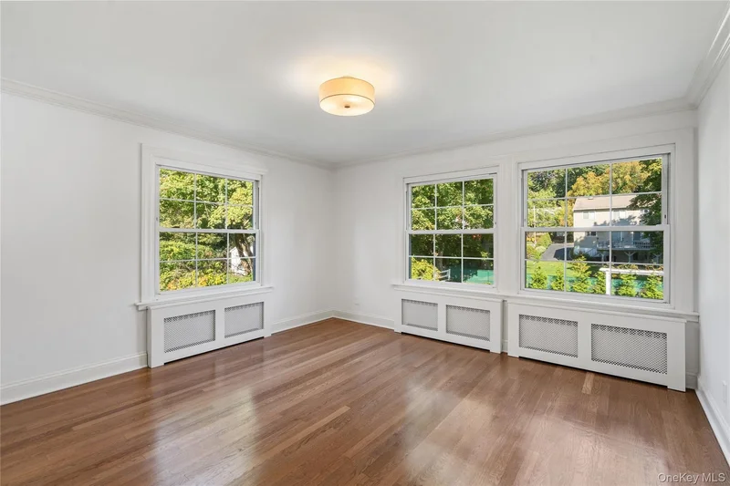 99 Warner Avenue, Roslyn Heights, NY 11577, Albertson, New York, United States. - Photo 18