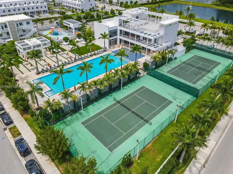 6348 NW 104th Ct, Doral, Florida, United States. - Photo 2