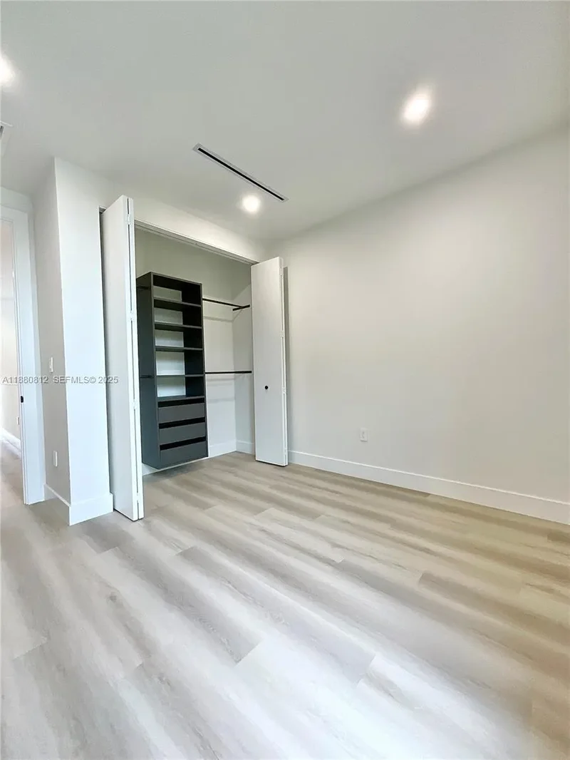 536 NW 48th St, Miami, Florida, United States. - Photo 22