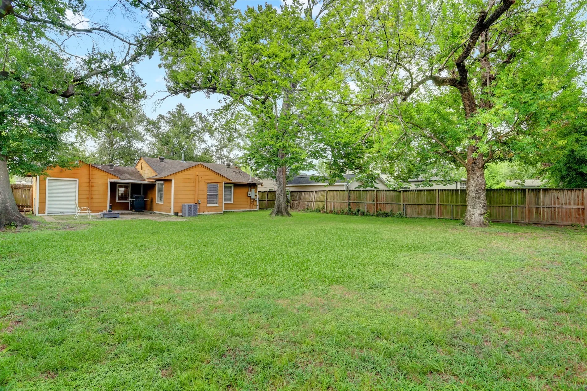 6625 Sivley Street, Houston, TX 77055, Houston, Texas, United States. - Photo 11