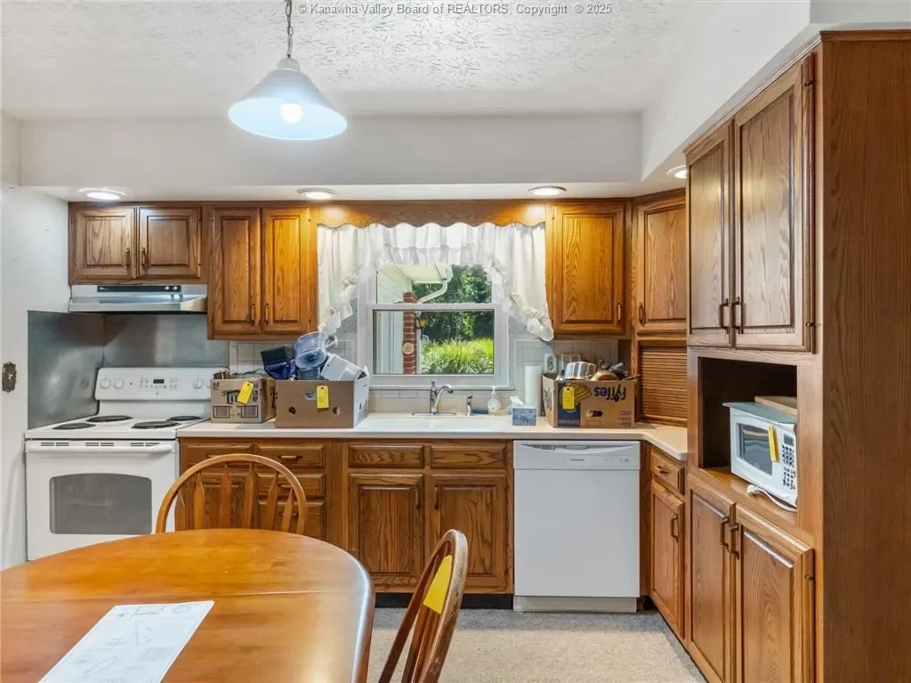 7886 Graham Station Rd., Letart, WV 25253, Letart, West Virginia, United States. - Photo 40
