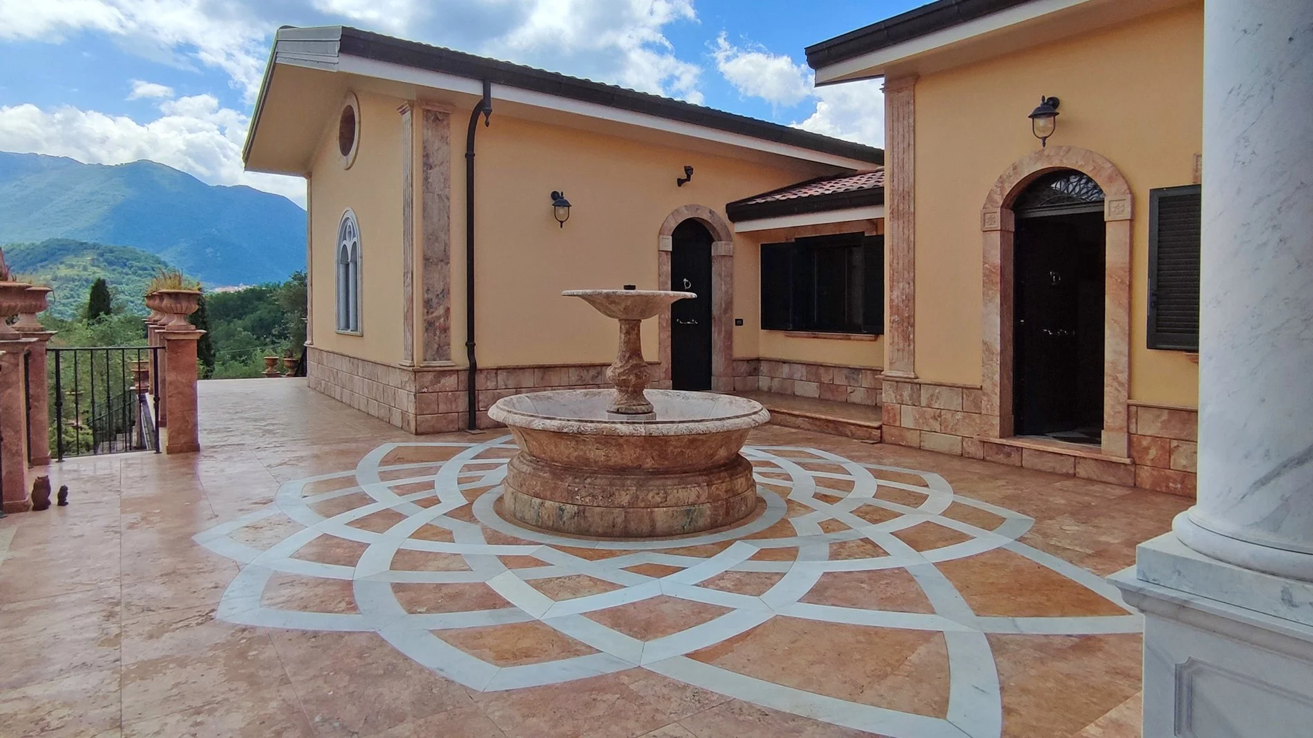 Exterior photo 9