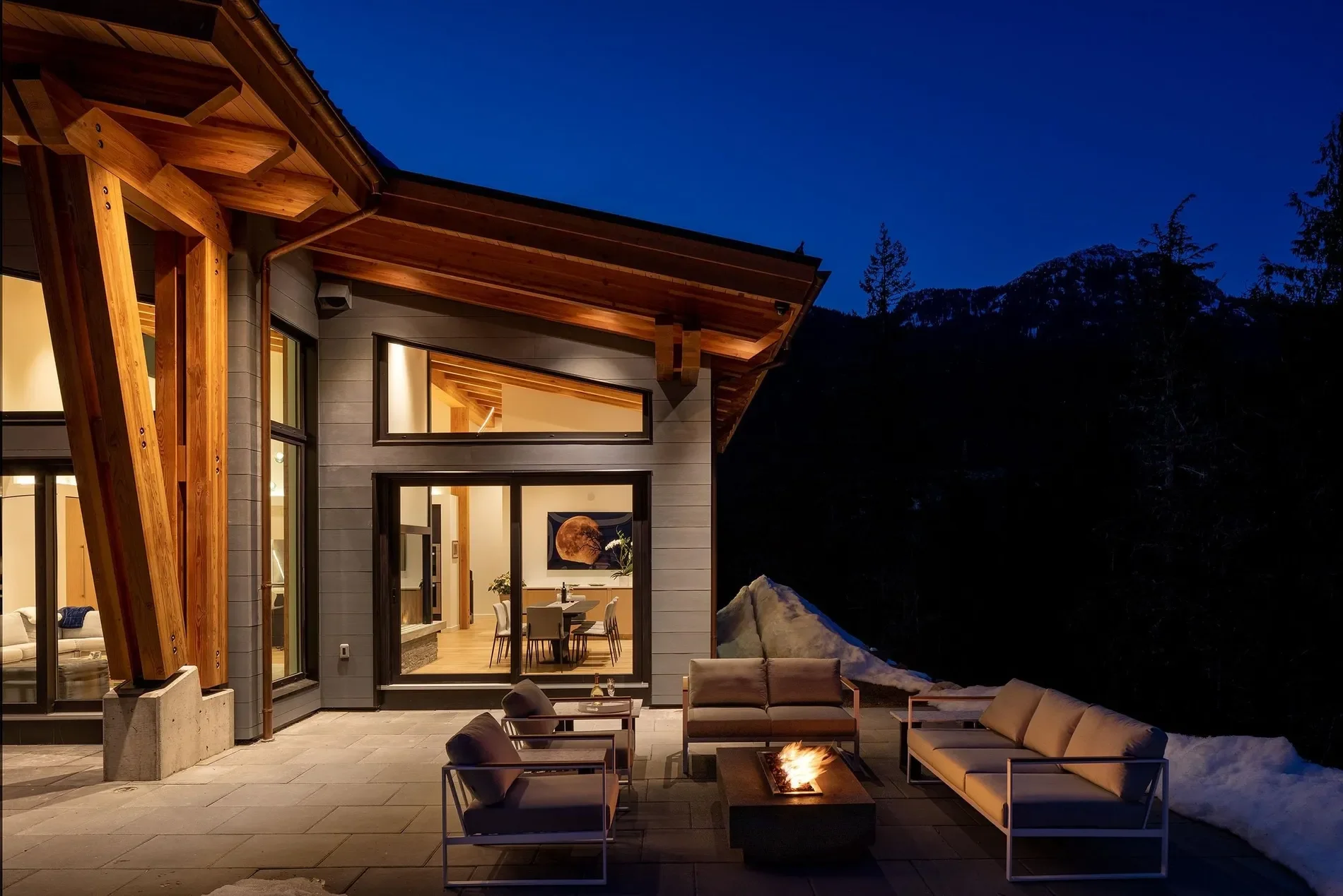 Exterior photo 1