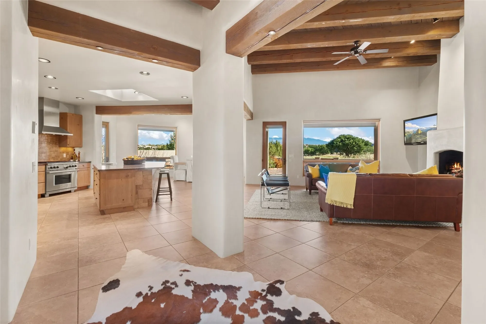 36 Paseo Aragon, Santa Fe, NM 87506, Santa Fe, New Mexico, United States. - Photo 3