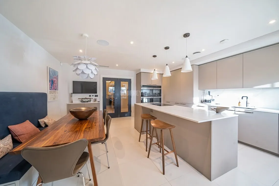 Lawrence Street Mill Hill, London, England, United Kingdom. - Photo 15