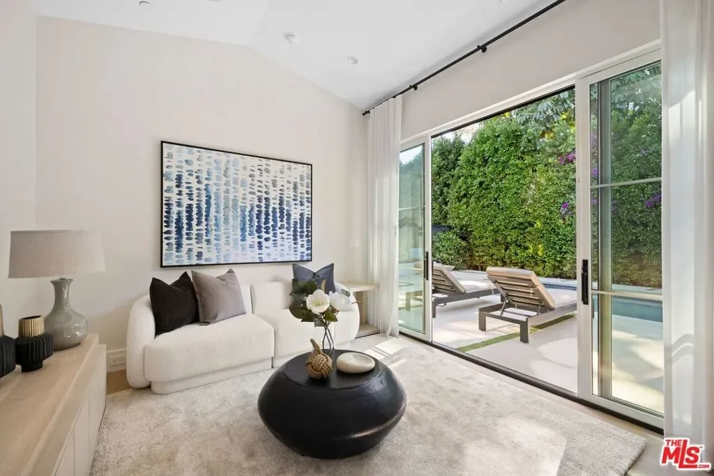 15125 Valley Vista Boulevard, Los Angeles, California, United States. - Photo 20