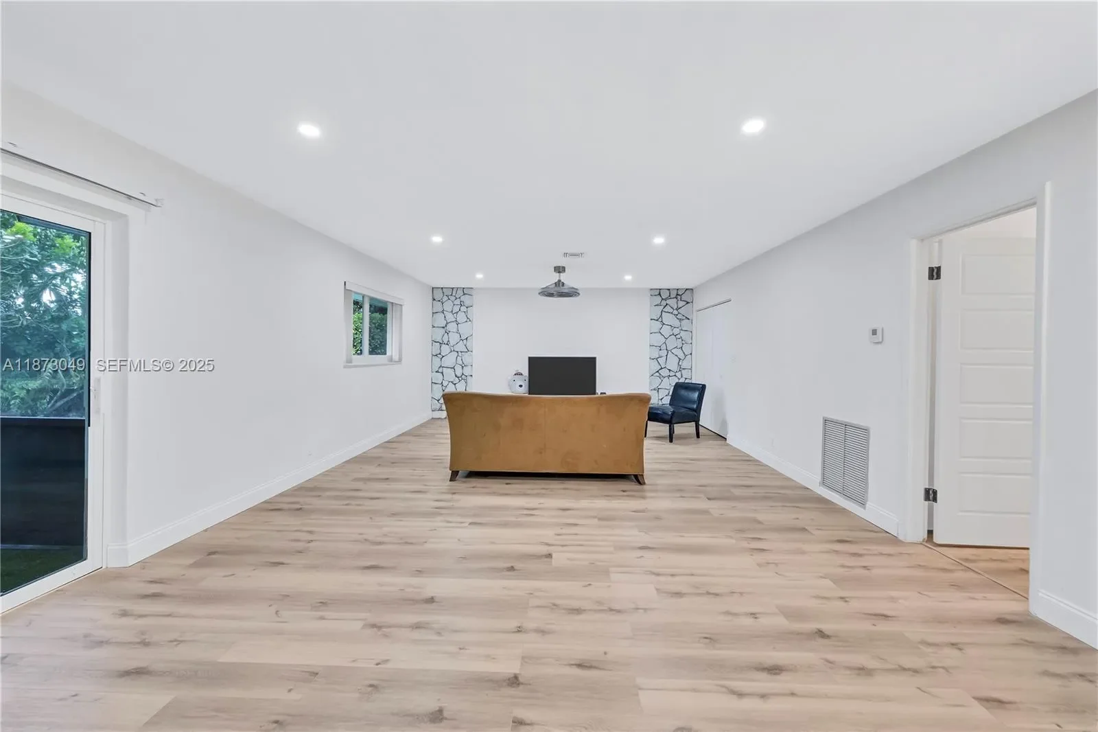 3211 Calle Largo Dr, Hollywood, Florida, United States. - Photo 7