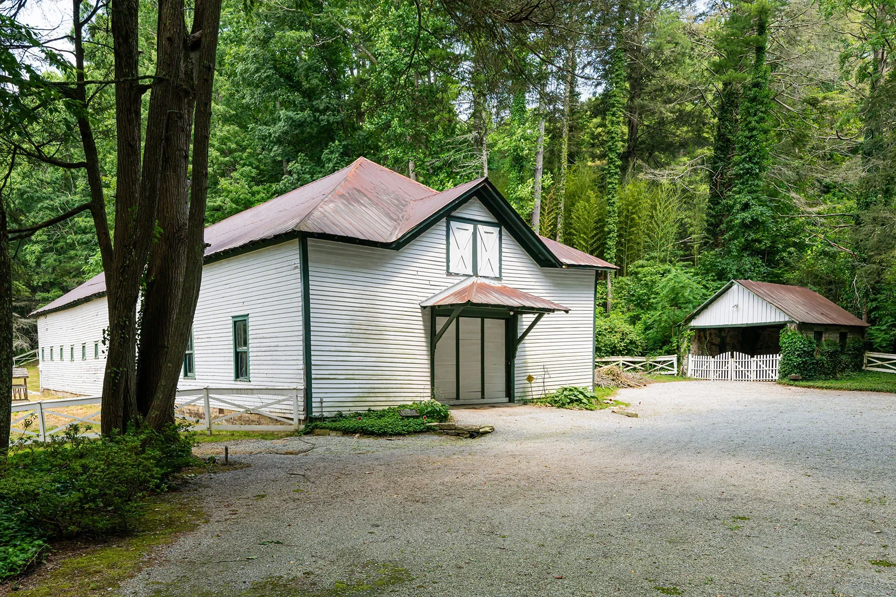 2531 Little River Road, Hendersonville, NC 28739, Laurel Park, North Carolina, United States. - Photo 40