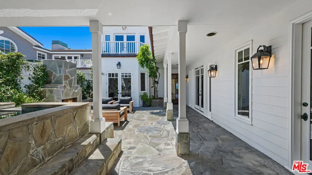 30718 Pacific Coast Highway, Malibu, California, United States. - Photo 32