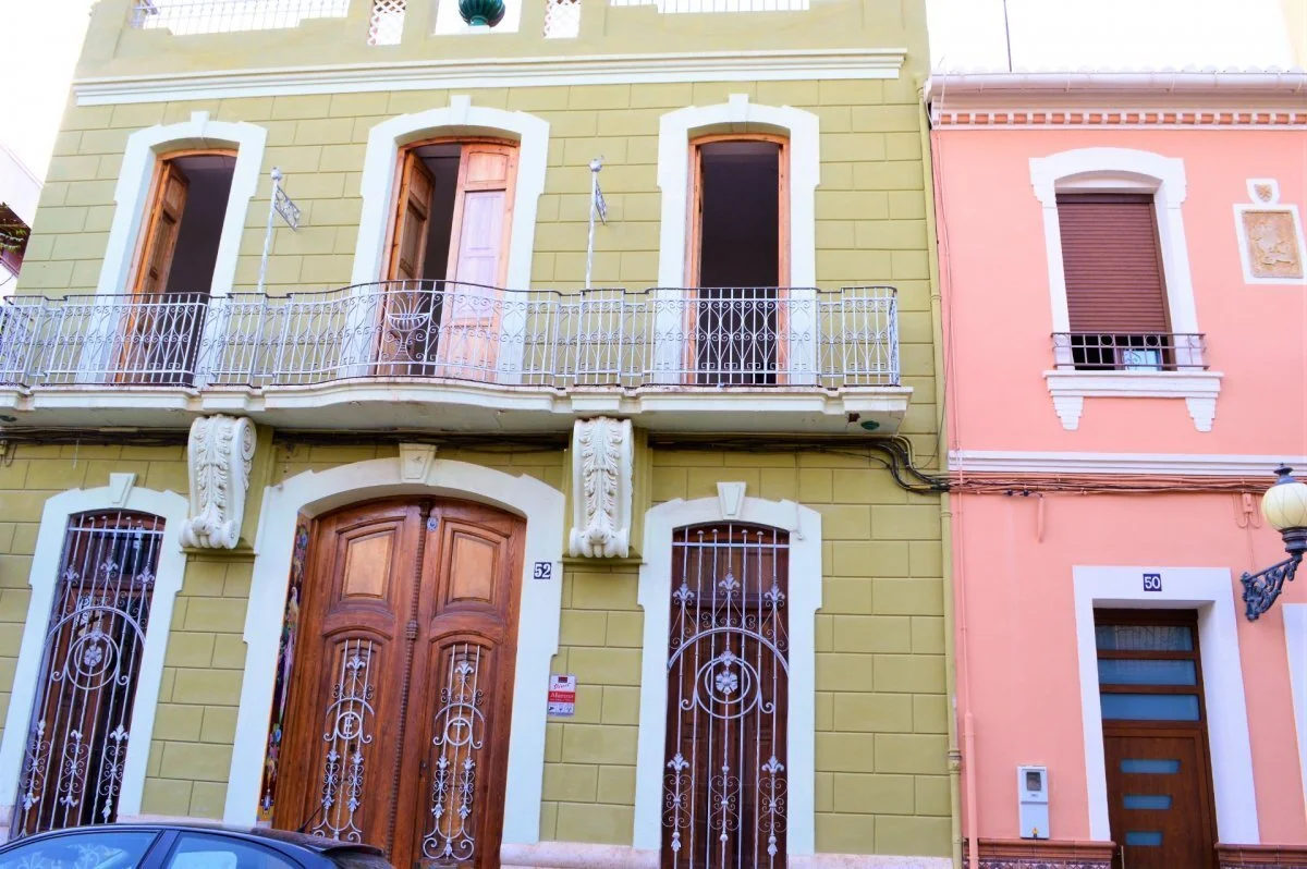Exterior photo 3