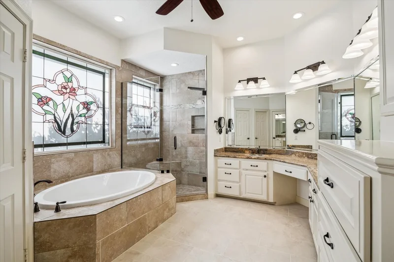 30 Halfmoon Court, The Woodlands, Texas, United States. - Photo 22