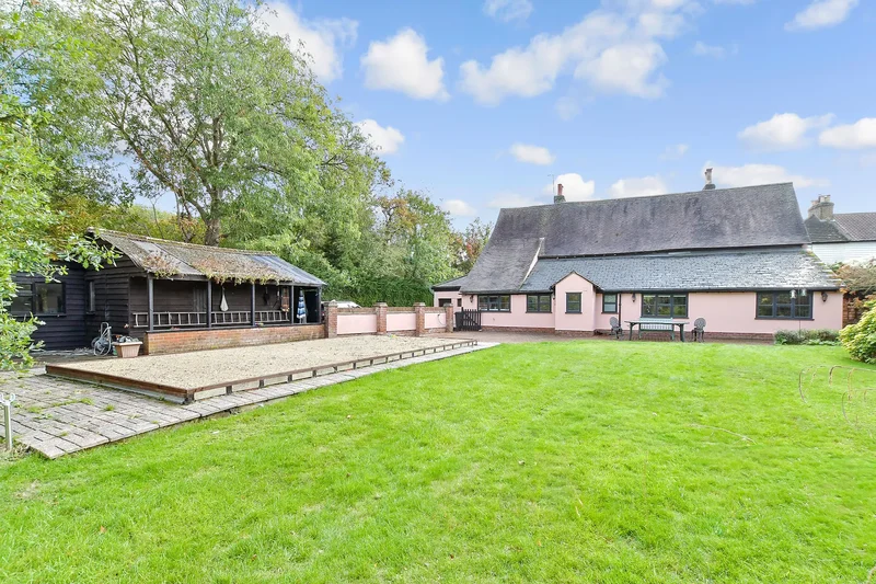 115 Lambourne Road, Loughton, England, United Kingdom. - Photo 8