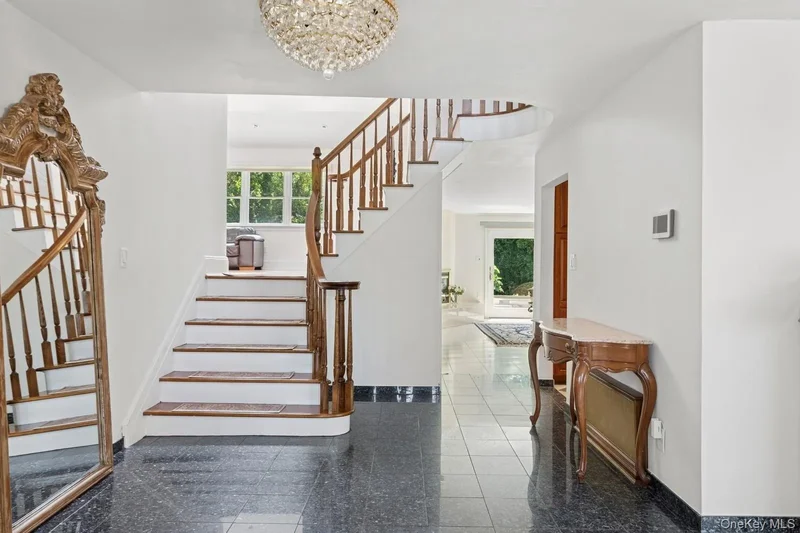 24-56 Little Neck Boulevard, New York, New York, United States. - Photo 19
