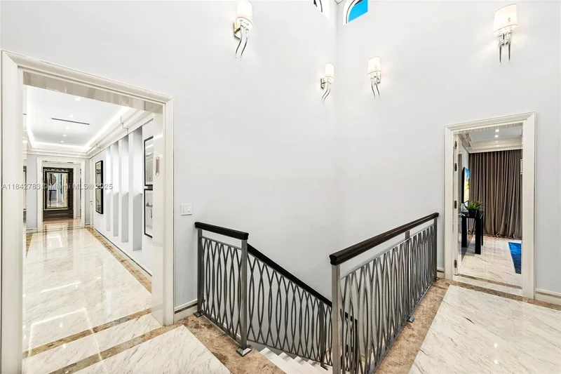 498 N Parkway Pkwy, Golden Beach, Florida, United States. - Photo 25