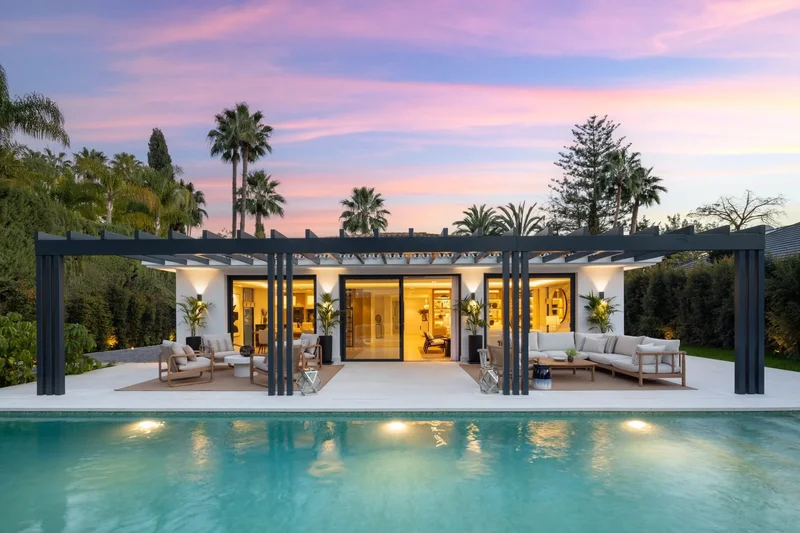 Captivating modern villa in Nueva Andalucia