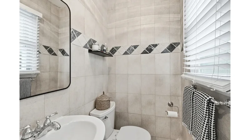 1330 Bea Court, East Meadow, New York, United States. - Photo 11