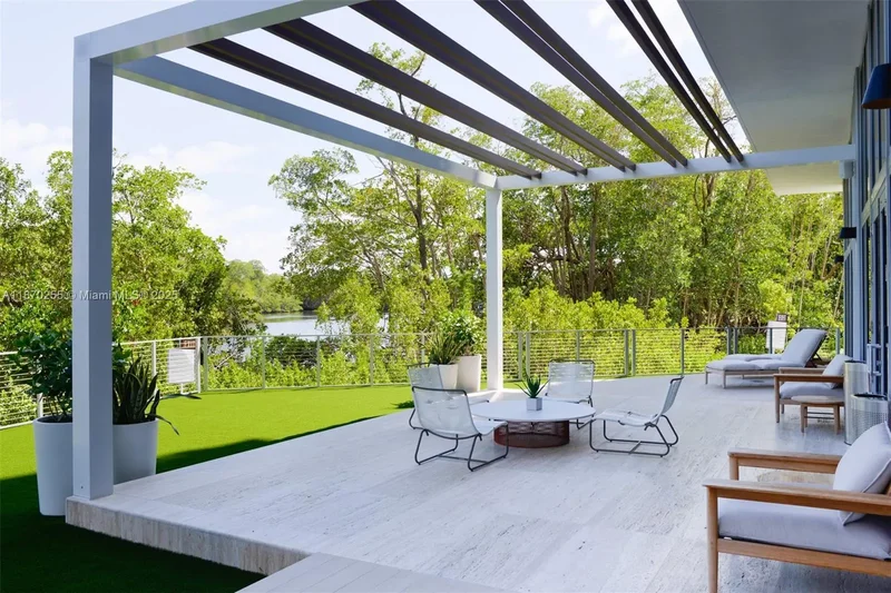 16385 Biscayne Blvd, Golden Beach, Florida, United States. - Photo 18