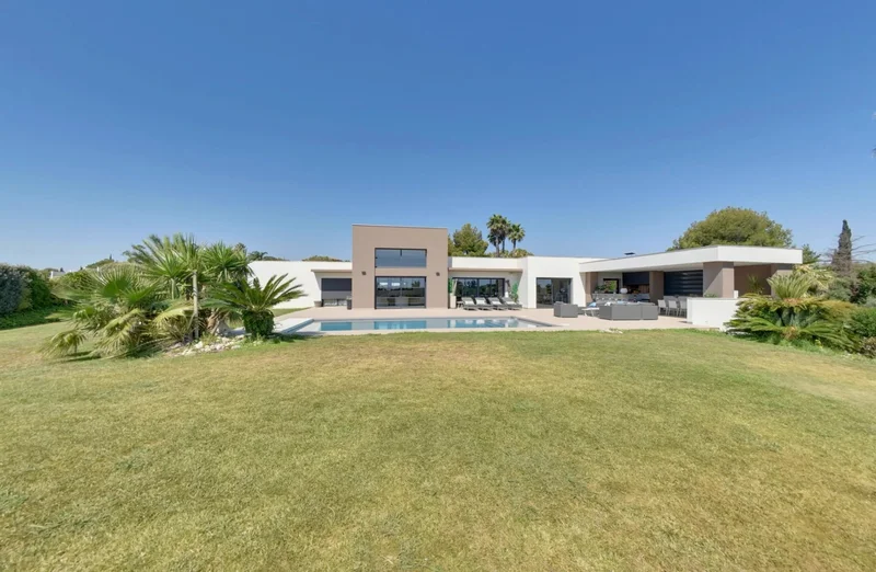 5 Bedrooms Single Family Detached