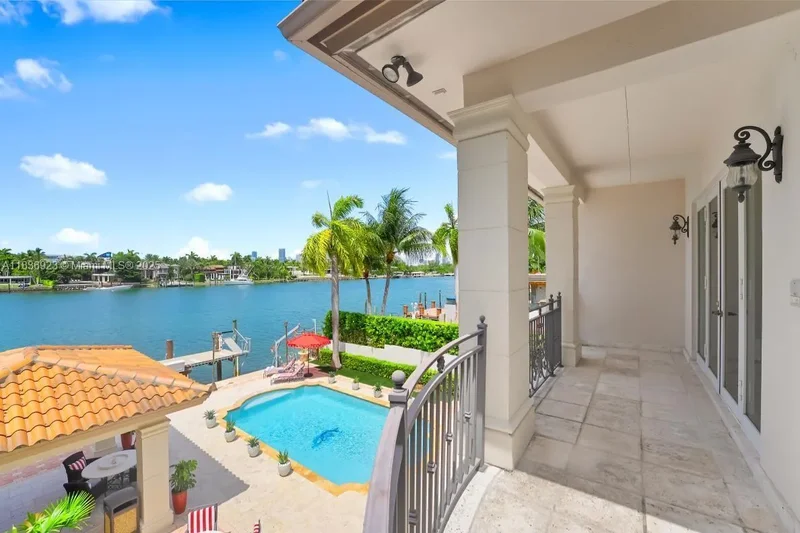 66 S Hibiscus Dr, Miami Beach, Florida, United States. - Photo 31