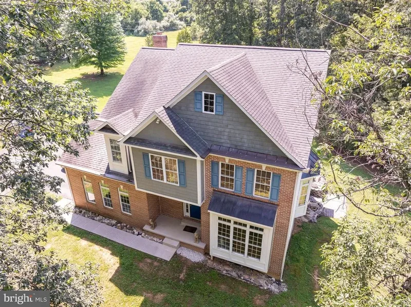 19033 Otley Road, Purcellville, VA 20132, Purcellville, Virginia, United States. - Photo 2