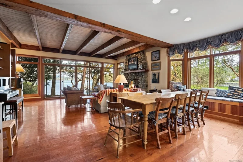 675 Towner Park Rd, North Saanich, British Columbia, Canada. - Photo 18