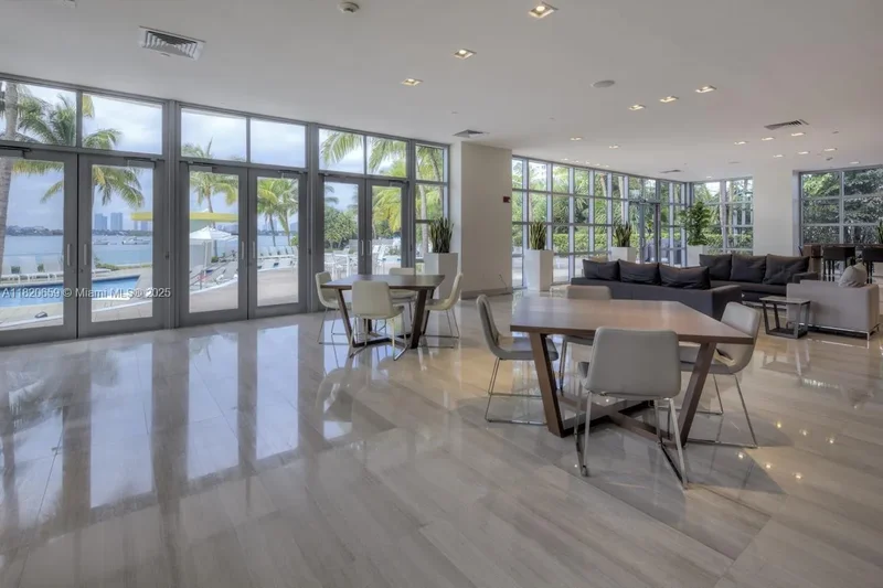 1330 West Ave 3007, Miami Beach, Florida, United States. - Photo 33