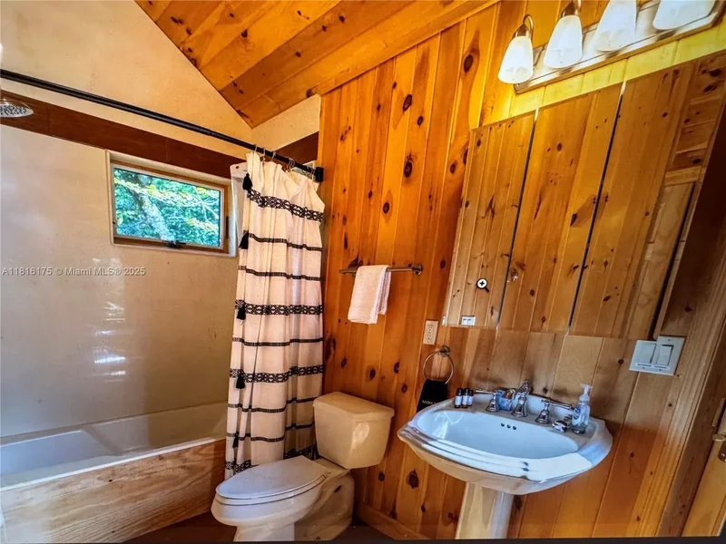 200 Summit Lodge Road, Banner Elk, North Carolina, United States. - Photo 18