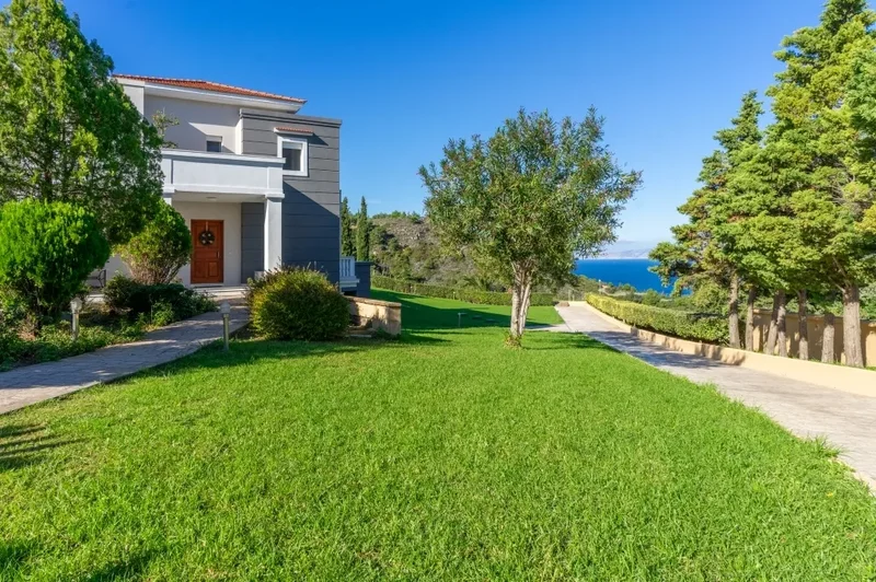 Luxurious Oasis with Breathtaking Views