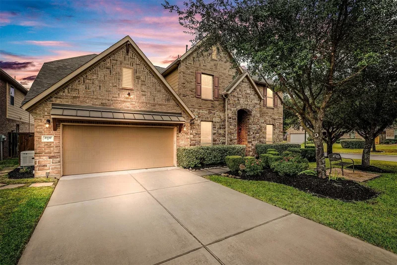 4 Bedrooms Single Family Detached