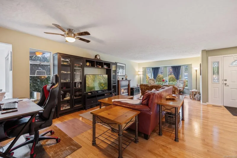 317 Quarry Rd, Comox, British Columbia, Canada. - Photo 2
