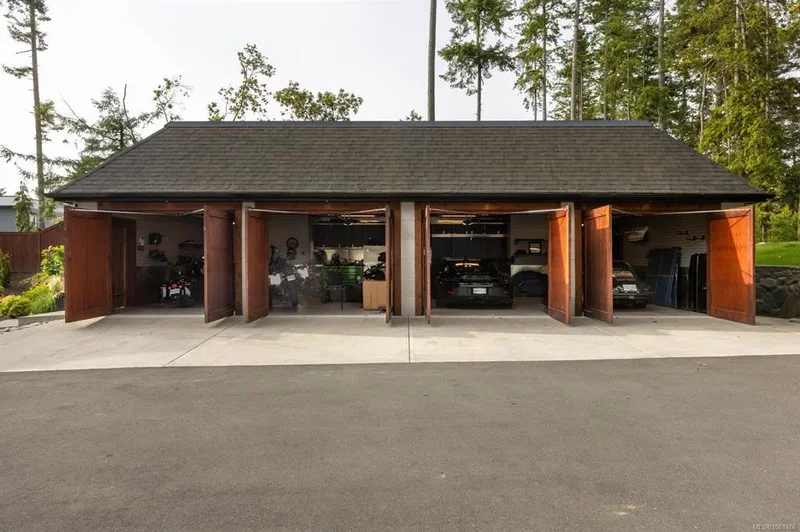 10865 Fernie Wynd Rd, North Saanich, BC, V8L5H8, CANADA, North Saanich, British Columbia, Canada. - Photo 18