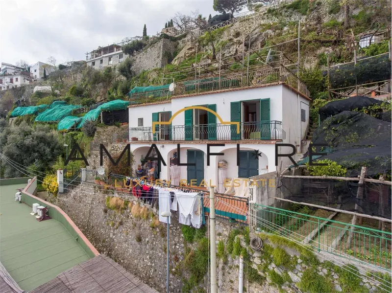 APARTMENT WITH VIEW, GARDEN AND TERRACE