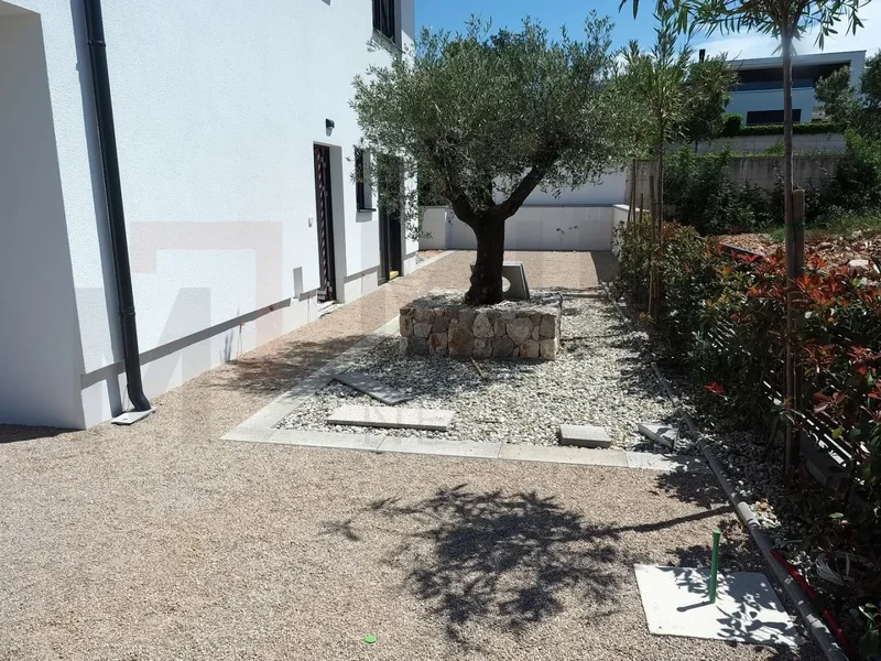 Malinska, newly built semi-detached house with swimming pool and sea view!