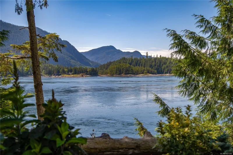1 Stuart Island, Alert Bay, British Columbia, Canada. - Photo 81