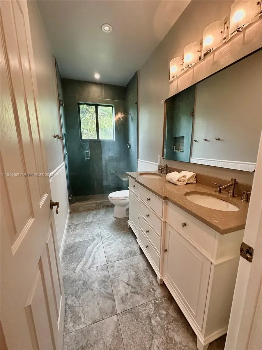 8205 SW 171st Ter, Cutler Bay, Florida, United States. - Photo 13