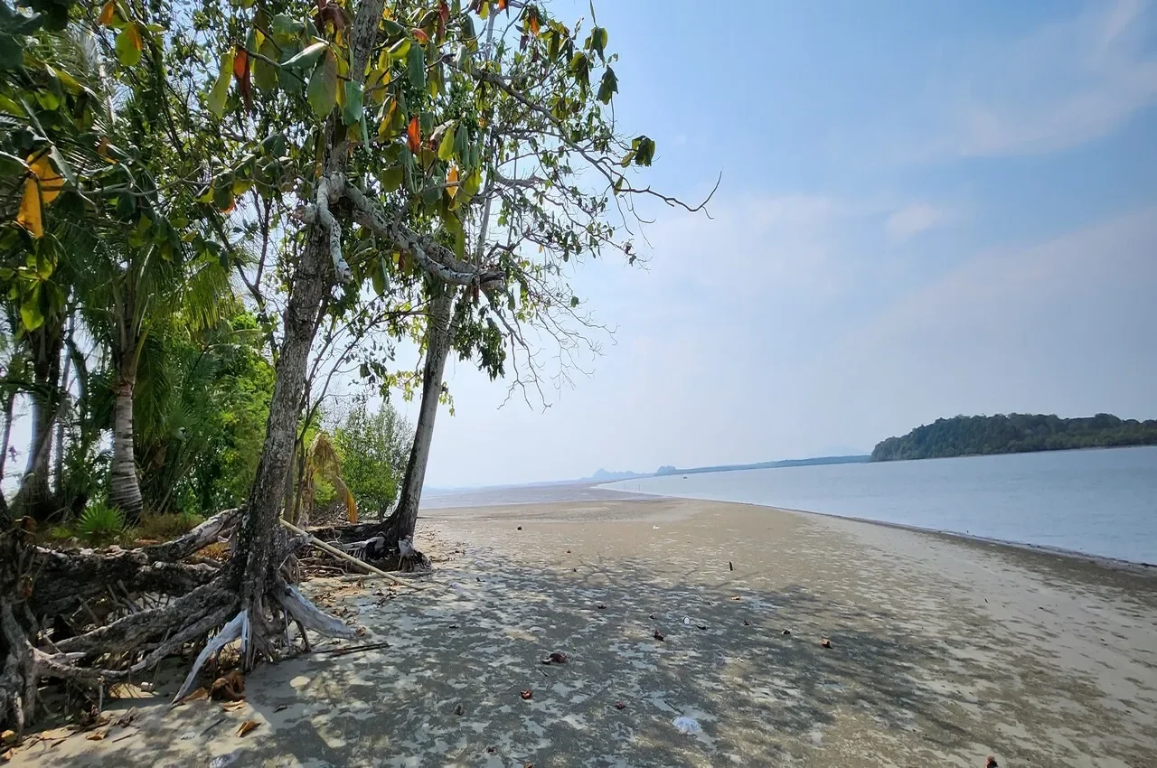 Krabi,, Sai Khao, Krabi, Thailand. - Photo 1