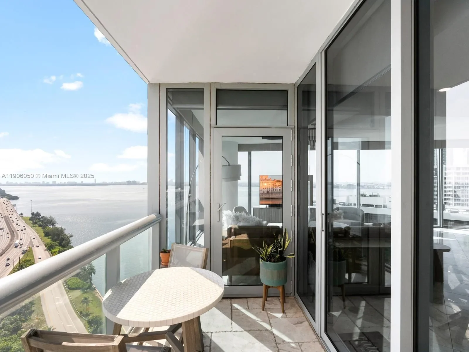 601 NE 36th St 2312, Miami, Florida, United States. - Photo 27