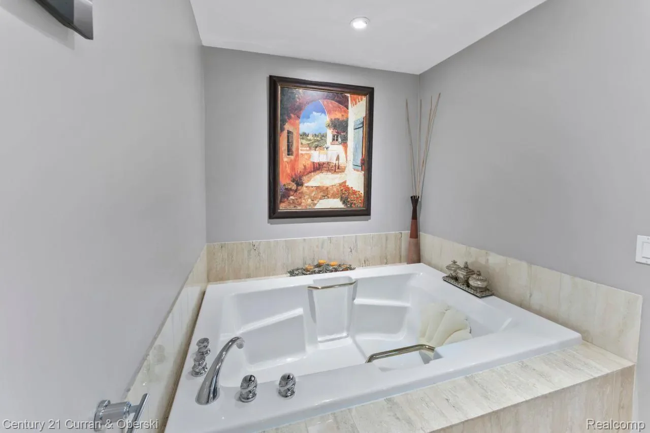 26155 Timber Trail, Dearborn Heights, MI 48127, Dearborn, Michigan, United States. - Photo 30