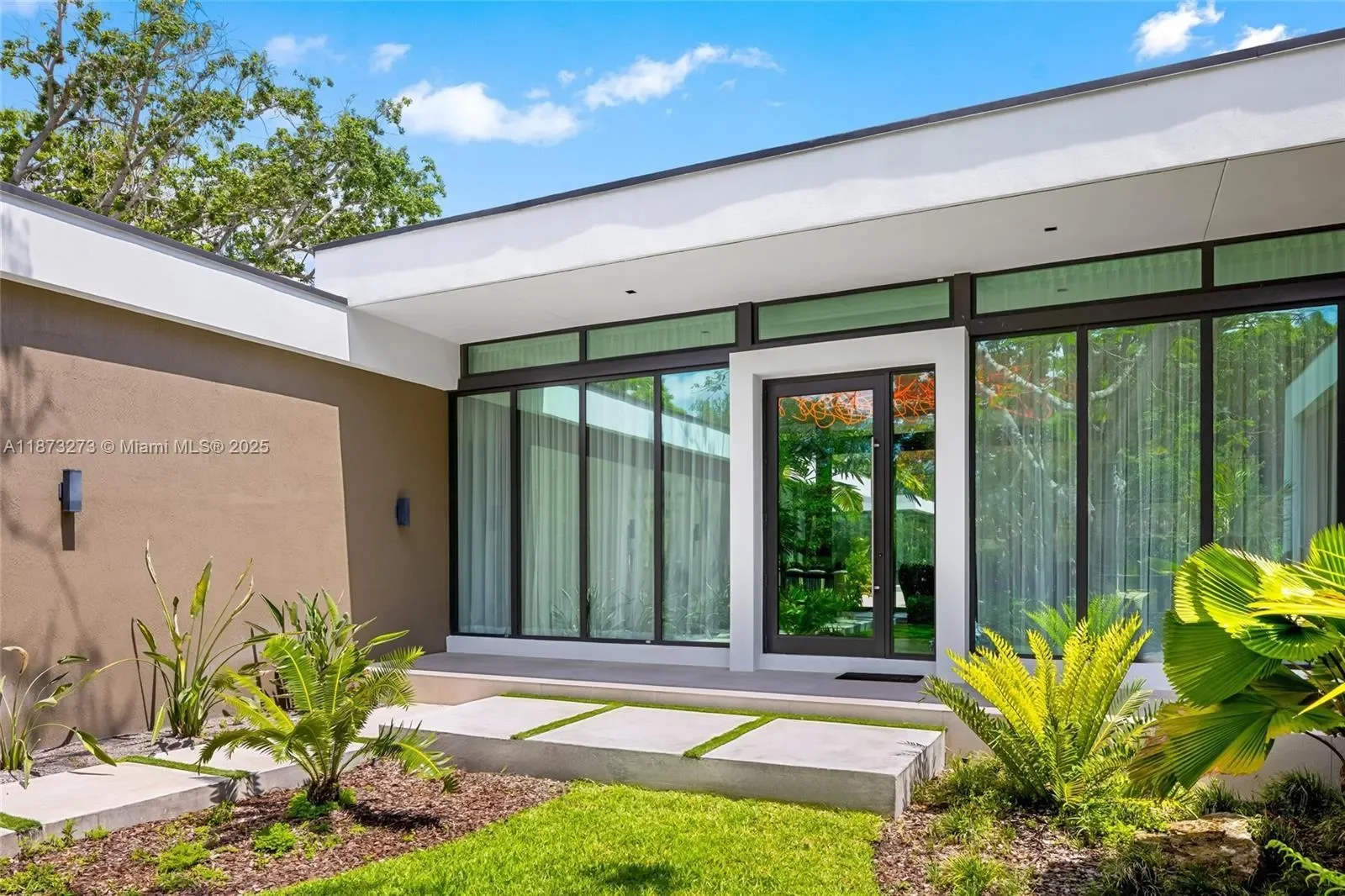12100 SW 79th Ave, Coral Gables, Florida, United States. - Photo 8
