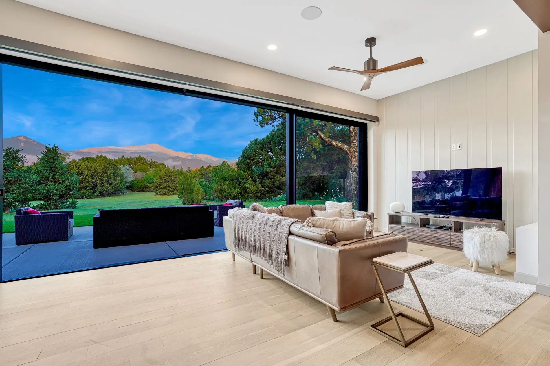 3440 Hill Circle , Colorado Springs, CO 80904, Colorado Springs, Colorado, United States. - Photo 11